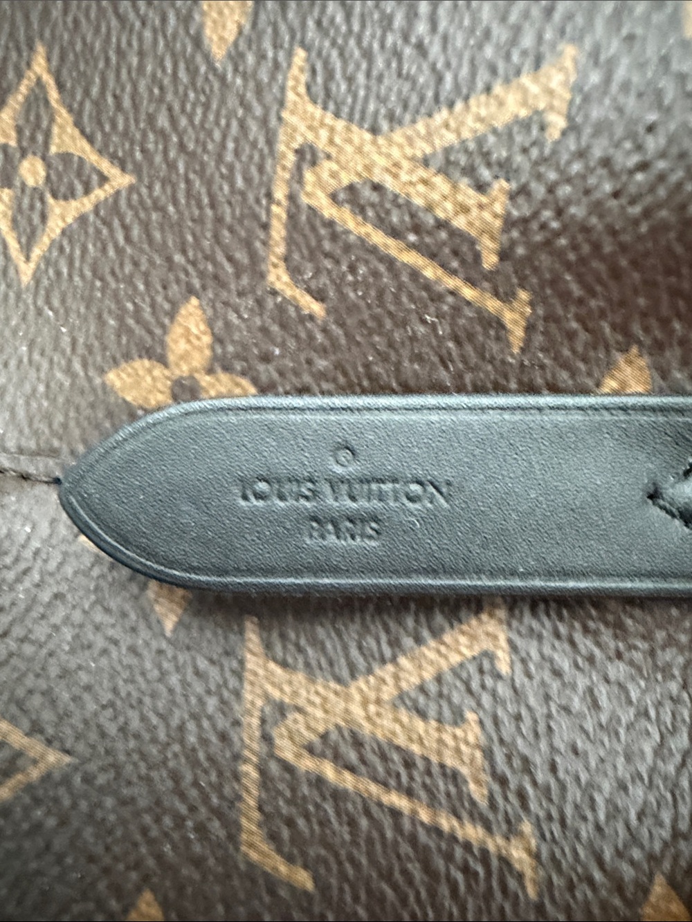 Authentic Louis Vuitton Monogram Canvas Drawstring Neonoe Bag in Brown & Black - Picture 8 of 8